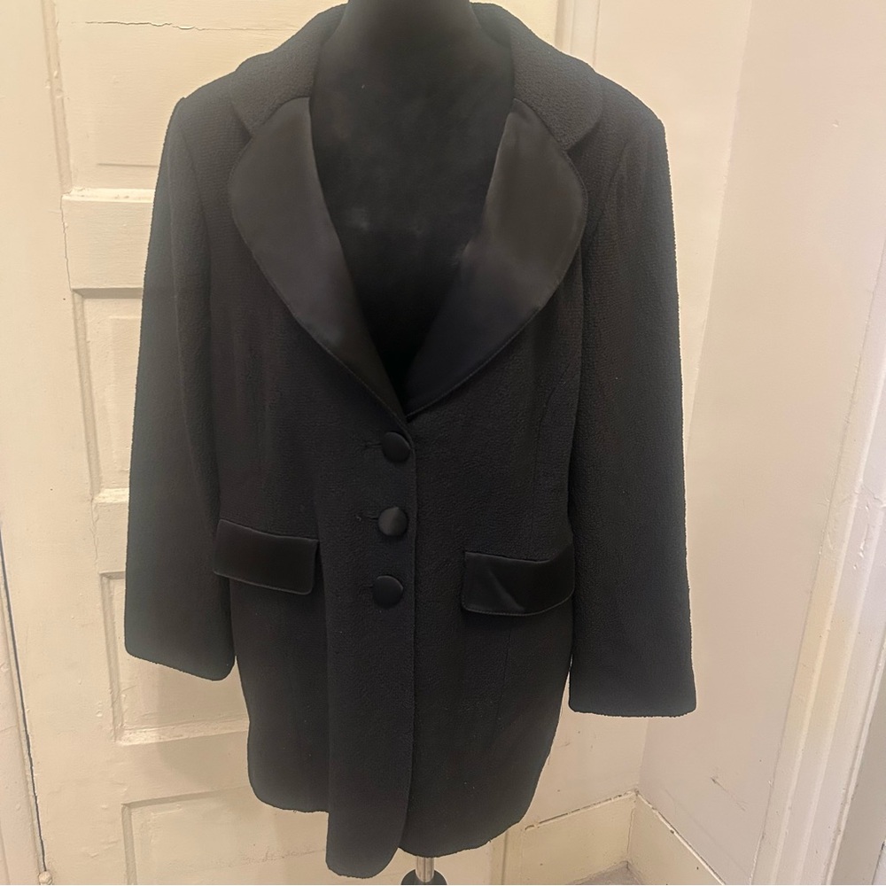 ST JOHN Tuxedo Blazer Satin Trim Holiday Party Old Money Witchy Rocker Chic
